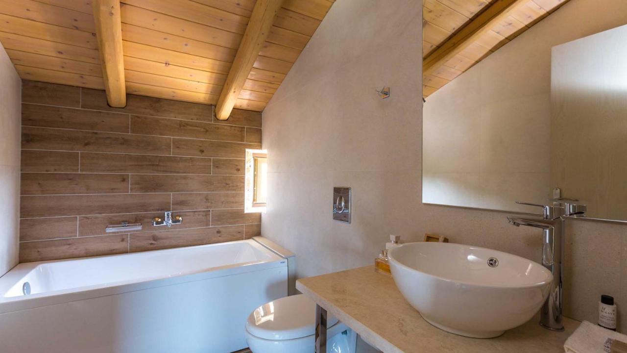 Villa Emilia I Luxury, Amazing Seaview, Next To The Town Kíssamos Exterior foto